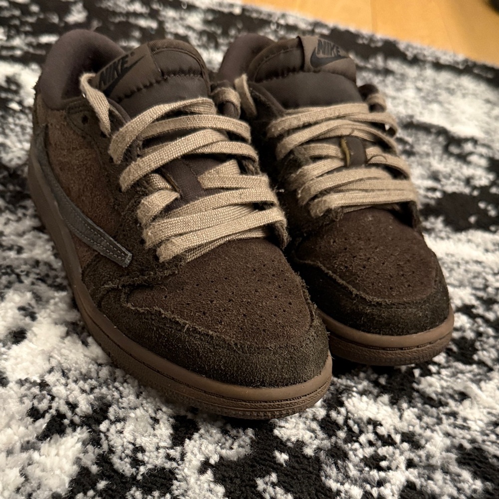 Jordan 1 Travis Scott Velvet Size 13C